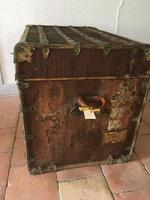 19th Century French "Louvre Paris" Vellum, Leather & Rattan Tarvelling Trunk with Tray 'like Louis Vuitton' (9 of 10) 19th Century French "Louvre Paris" Vellum, Leather & Rattan Tarvelling Trunk with Tray 'like Louis Vuitton' (9 of 10)