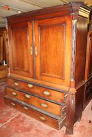 1800's Dutch Mahogany Bombee Base Linen Press (5 of 6) 1800's Dutch Mahogany Bombee Base Linen Press (5 of 6)