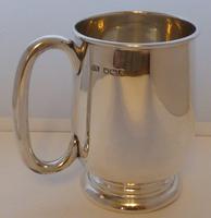 Viners 1960 Half 1/2 Pint Hallmarked Solid Silver Tankard Christening Mug 194g (2 of 10) Viners 1960 Half 1/2 Pint Hallmarked Solid Silver Tankard Christening Mug 194g (2 of 10)