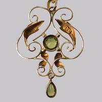 Art Nouveau Peridot Pendant Antique 9ct Gold Pendant & Chain Edwardian Necklace (5 of 7) Art Nouveau Peridot Pendant Antique 9ct Gold Pendant & Chain Edwardian Necklace (5 of 7)
