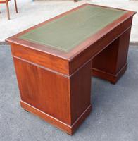1920s Mahogany Pedestal Desk with Green Leather on Top (5 of 5) 1920s Mahogany Pedestal Desk with Green Leather on Top (5 of 5)