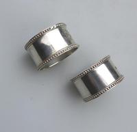 Good Grade Solid Silver Pair of Napkin Rings by Walker & Hall c.1919 (2 of 6) Good Grade Solid Silver Pair of Napkin Rings by Walker & Hall c.1919 (2 of 6)