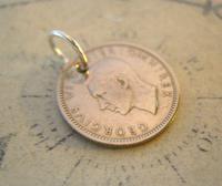 Vintage Pocket Watch Chain Fob 1948 Lucky Silver Sixpence Old 6d Coin Fob (6 of 8) Vintage Pocket Watch Chain Fob 1948 Lucky Silver Sixpence Old 6d Coin Fob (6 of 8)