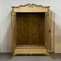Beautiful Ornate Antique Pine Wardrobe - Dismantles (2 of 5) Beautiful Ornate Antique Pine Wardrobe - Dismantles (2 of 5)