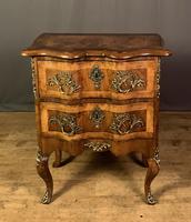 French Walnut Shaped Front Commode Chest (5 of 10) French Walnut Shaped Front Commode Chest (5 of 10)