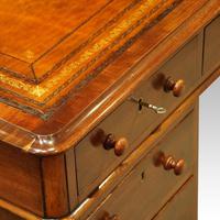 Victorian Mahogany Pedestal Desk (10 of 11) Victorian Mahogany Pedestal Desk (10 of 11)
