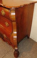 18th. Century Dutch Pale Oak Bombe Chest (4 of 8) 18th. Century Dutch Pale Oak Bombe Chest (4 of 8)