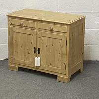 Small Old Pine Cupboard (3 of 4) Small Old Pine Cupboard (3 of 4)