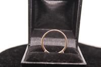 9ct Gold & Diamond Ring, size R, weighing 2.4g (3 of 7) 9ct Gold & Diamond Ring, size R, weighing 2.4g (3 of 7)