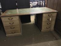 G. W. R Large Pine & Oak Leather Topped Desk (10 of 17) G. W. R Large Pine & Oak Leather Topped Desk (10 of 17)