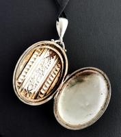 Antique Victorian Silver Locket, Aesthetic Era (12 of 13) Antique Victorian Silver Locket, Aesthetic Era (12 of 13)