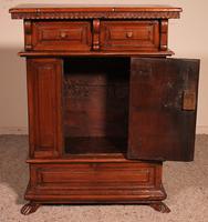 Small Italian Renaissance Credenza in Walnut c.1600 with Coat of Arms (4 of 11) Small Italian Renaissance Credenza in Walnut c.1600 with Coat of Arms (4 of 11)