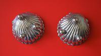 Pair of Antique Miniature Silver Plated Clam Shell Salt Servers & Spoons (2 of 6) Pair of Antique Miniature Silver Plated Clam Shell Salt Servers & Spoons (2 of 6)