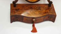 George III Mahogany Serpentine fronted, shield dressing table mirror (4 of 16) George III Mahogany Serpentine fronted, shield dressing table mirror (4 of 16)