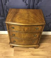 Bow Front Mahogany Chest of Drawers (3 of 8) Bow Front Mahogany Chest of Drawers (3 of 8)
