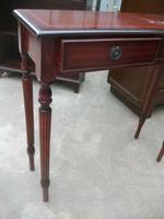 Mahogany Console Table on Splined Legs (2 of 2) Mahogany Console Table on Splined Legs (2 of 2)