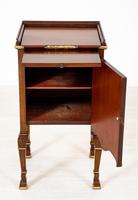 Walnut Queen Anne Style Bedside Cabinet c.1920 (10 of 14) Walnut Queen Anne Style Bedside Cabinet c.1920 (10 of 14)