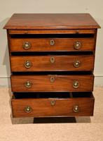 Small 19th Century Mahogany Chest of Drawers Brushing Slide (2 of 6) Small 19th Century Mahogany Chest of Drawers Brushing Slide (2 of 6)