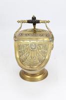 Victorian Brass Helmet Coal Scuttle (10 of 13) Victorian Brass Helmet Coal Scuttle (10 of 13)