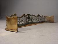 Fine George III Period Serpentine Pierced Brass Fender (4 of 5) Fine George III Period Serpentine Pierced Brass Fender (4 of 5)