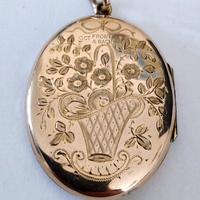 Superb Victorian Oval 9ct Back and Front Locket (6 of 7) Superb Victorian Oval 9ct Back and Front Locket (6 of 7)