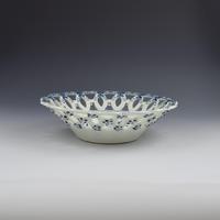 Large First Period Worcester Porcelain Pine Cone Pattern Basket c.1775 (6 of 6) Large First Period Worcester Porcelain Pine Cone Pattern Basket c.1775 (6 of 6)