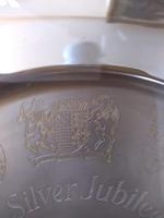 College of Arms Queen Silver Jubilee Plaque (4 of 8) College of Arms Queen Silver Jubilee Plaque (4 of 8)
