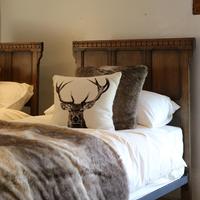 Country Style Matching Pair of Twin Single Oak Beds (2 of 9) Country Style Matching Pair of Twin Single Oak Beds (2 of 9)