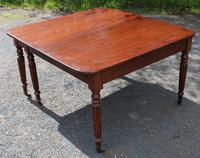 1830s Mahogany Pull-out Table with Two Leaves on Turned Legs with Castors (3 of 7) 1830s Mahogany Pull-out Table with Two Leaves on Turned Legs with Castors (3 of 7)