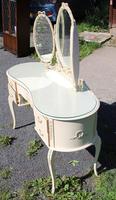 1960s White Dressing Table with Triple Mirror & Glass Top (2 of 4) 1960s White Dressing Table with Triple Mirror & Glass Top (2 of 4)