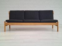 Danish Design by Børge Mogensen, Sofa Model 217, Completely Reupholstered 1970s, Furniture Wool, Oak (3 of 13) Danish Design by Børge Mogensen, Sofa Model 217, Completely Reupholstered 1970s, Furniture Wool, Oak (3 of 13)