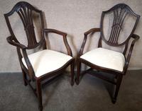Set of Eight '6+2' Mahogany Dining Chairs in the Hepplewhite Style (13 of 15) Set of Eight '6+2' Mahogany Dining Chairs in the Hepplewhite Style (13 of 15)