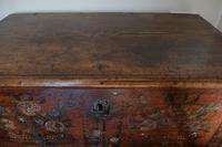 19th century painted pine coffer with floral artwork to the front (16 of 19) 19th century painted pine coffer with floral artwork to the front (16 of 19)