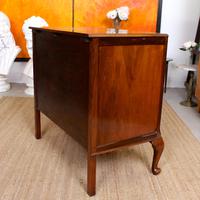 Walnut Chest of Drawers Queen Anne Style c.1920 (11 of 11) Walnut Chest of Drawers Queen Anne Style c.1920 (11 of 11)