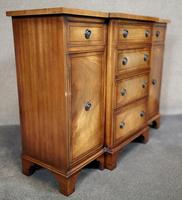 Reprodux Bevan Funnell Figured Mahogany Break Front Sideboard 'Avena' (2 of 11) Reprodux Bevan Funnell Figured Mahogany Break Front Sideboard 'Avena' (2 of 11)