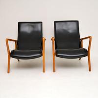 Pair of Vintage Leather Armchairs in the Manner of Vladimir Kagan (4 of 15) Pair of Vintage Leather Armchairs in the Manner of Vladimir Kagan (4 of 15)