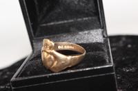 9ct Gold Ring, size R, weighing 4.1g (5 of 5) 9ct Gold Ring, size R, weighing 4.1g (5 of 5)