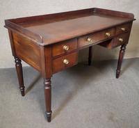 Victorian Mahogany Kneehole Desk / Writing Table / Dressing Table (7 of 8) Victorian Mahogany Kneehole Desk / Writing Table / Dressing Table (7 of 8)