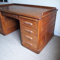 Oak Pedestal Desk (7 of 9) Oak Pedestal Desk (7 of 9)