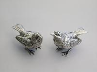 Pair of George V Novelty Silver Wren Peppers, by R H H, Sheffield, 1926 (4 of 12) Pair of George V Novelty Silver Wren Peppers, by R H H, Sheffield, 1926 (4 of 12)