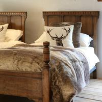 Country Style Matching Pair of Twin Single Oak Beds (5 of 9) Country Style Matching Pair of Twin Single Oak Beds (5 of 9)