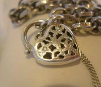Vintage Silver Bracelet 1970s Ornate Heart Padlock 7 1/2" Length 13.3 Grams (7 of 11) Vintage Silver Bracelet 1970s Ornate Heart Padlock 7 1/2" Length 13.3 Grams (7 of 11)