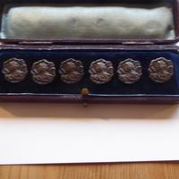 Set of 6 .925 Silver Art Nouveau Buttons in Case (2 of 6) Set of 6 .925 Silver Art Nouveau Buttons in Case (2 of 6)