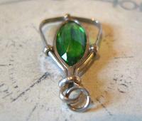 Antique Pocket Watch Chain Fob 1900 Art Nouveau Silver Chrome & Vivid Green Glass Fob (8 of 8) Antique Pocket Watch Chain Fob 1900 Art Nouveau Silver Chrome & Vivid Green Glass Fob (8 of 8)
