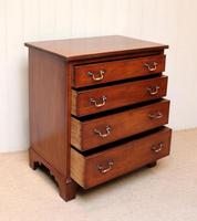 Edwardian Mahogany Chest of Drawers (6 of 9) Edwardian Mahogany Chest of Drawers (6 of 9)