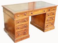 Superb Quality Victorian Mahogany Pedestal Desk (3 of 7) Superb Quality Victorian Mahogany Pedestal Desk (3 of 7)