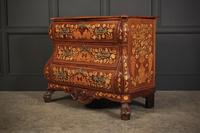 18th Century Dutch Marquetry Inlaid Walnut Bombe Shaped Chest (2 of 11) 18th Century Dutch Marquetry Inlaid Walnut Bombe Shaped Chest (2 of 11)