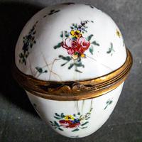 18th Century Staffordshire Bomboniere (2 of 5) 18th Century Staffordshire Bomboniere (2 of 5)