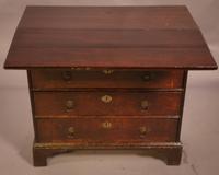 Rare Small 18th Century Batchelors Chest in Oak (4 of 13) Rare Small 18th Century Batchelors Chest in Oak (4 of 13)