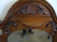 A lovely Mahogany Round Bevel Edged Mirror 1860's? (2 of 6) A lovely Mahogany Round Bevel Edged Mirror 1860's? (2 of 6)